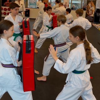 Dübendorf News, Karate, Krav Maga, Selbstverteidigung, Aroha, Fitness, Disziplin, Respekt, Lebensschule, Verteidigung, Kämpfen, Dübendorf Karate, Kinder Karate, Kindergarten Kinder, Jugendliche, Erwachsenen Karate, Lebensschule, Lifeskills, Kampfsport, Karate Training, Selbstverteidigung, Krav Maga, Zürich, Dübendorf, Fällanden, Uster, Wallisellen, Dietlikon, Selbstschutz, Karate, Kung Fu, Judo, Erwachsenen Selbstverteidigung, 8600, 8001, 8117, 8606, Volketswil, Kampfkunst, Kampfsport, 8304, 8605, Krav Maga 360, Bruce Lee, Chuck Norris, Mobbing, Stop Mobbing, Kindergeburtstag, Kampfkunst Party, Aroha, Fitness, QiGong, Qi-Gong, Taichi, Arnis, MMA, JuJitsu, Brasilien JuJitsu, Ferien Camps, Shitoryu, Shukokai, Shitokai, Gojuryu, Shotokan, Wadoryu, Kyusho, Kyusho Jitsu, Dillman, Paul Bowman, Pressure Points, Basel, Solothurn, Bern, Schweiz, Switzerland, Wild Goose Qigong, Dayan, Mixed Martial Arts, Probestunde, Trial Lesson